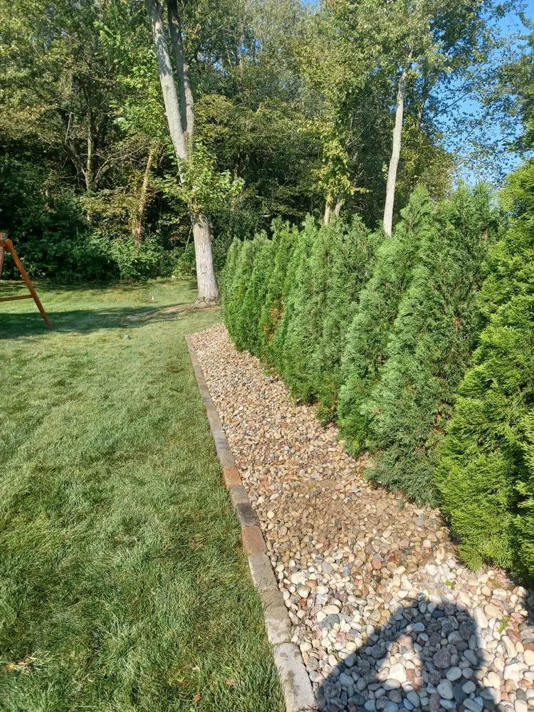 Top-rated yard maintenance with custom design in Griffith, IN by Leonardo's Landscaping Service