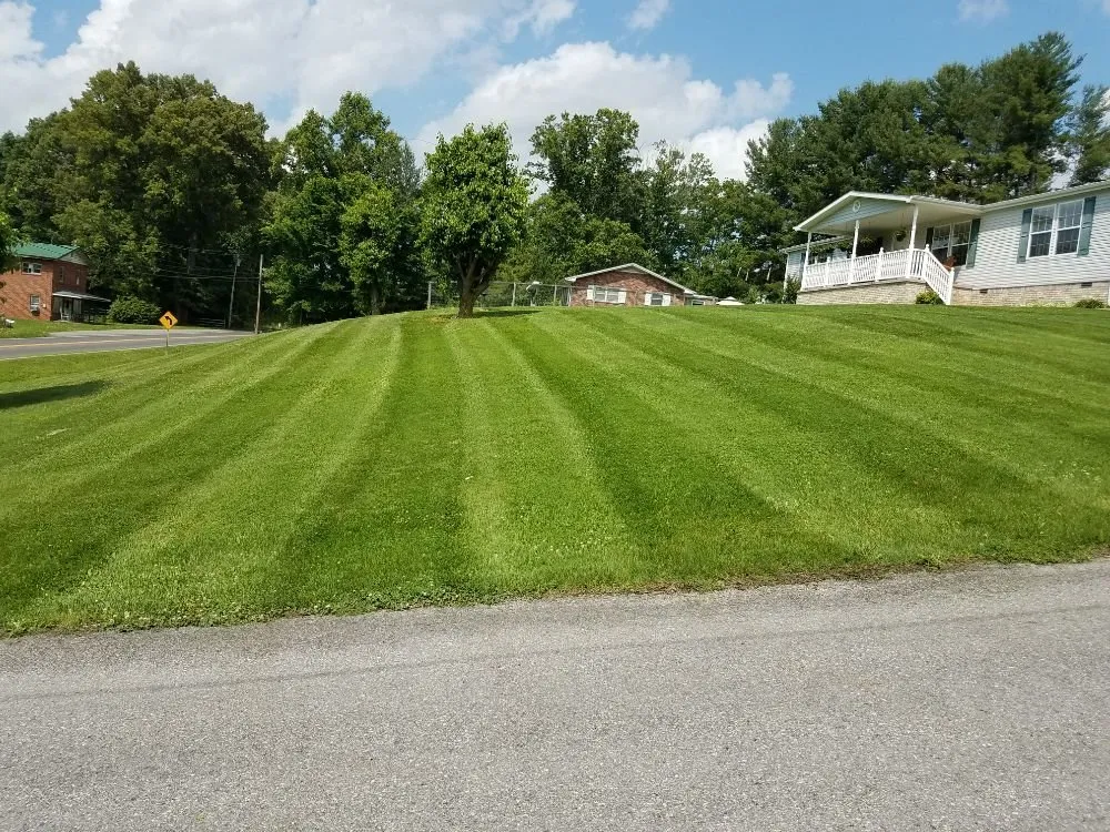 Affordable outdoor landscaping with custom design across Jonesborough, TN - Leonard's Lawn And Landscape
