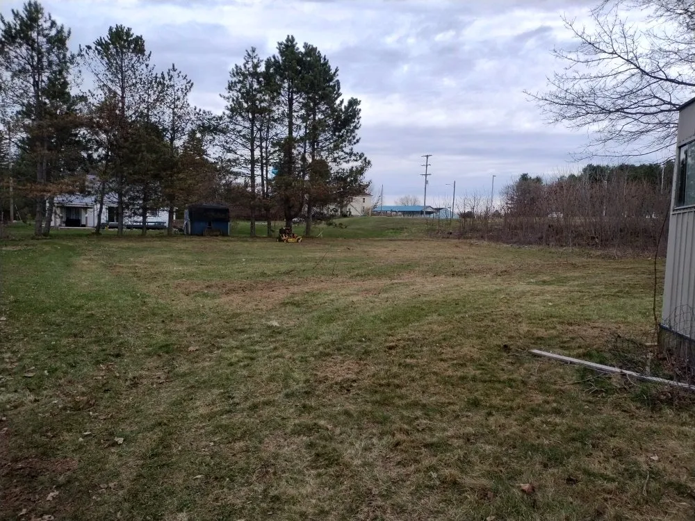 Expert garden landscaping experts serving Edmore, MI - Leonard's Snow Plowing and Lawn Care Service