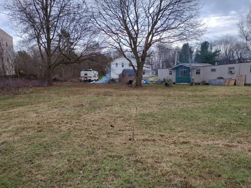 Custom yard maintenance for residential properties across Edmore, MI - Leonard's Snow Plowing and Lawn Care Service