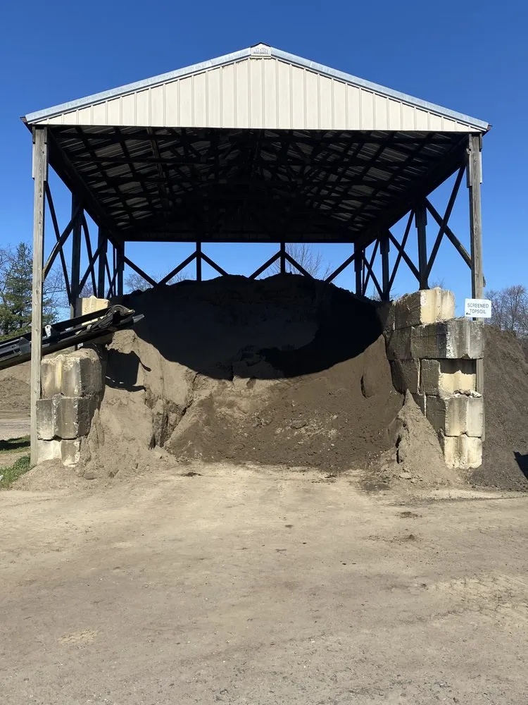 Reliable yard cleanup service experts serving Moorestown, NJ - Leonberg