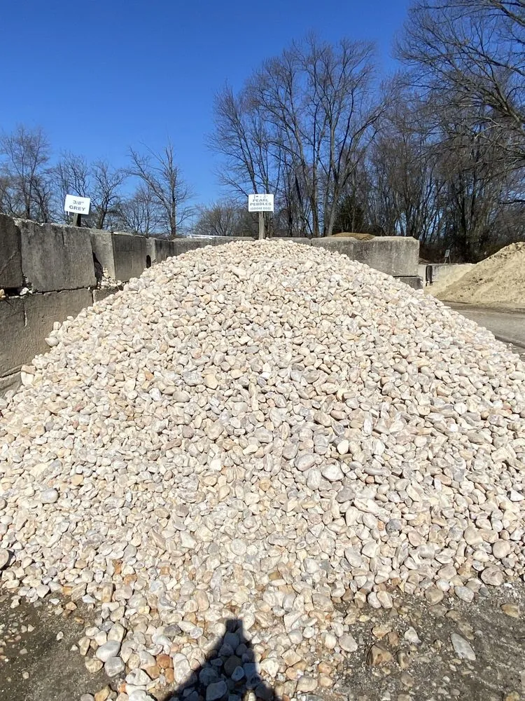 Custom yard maintenance experts serving Moorestown, NJ - Leonberg