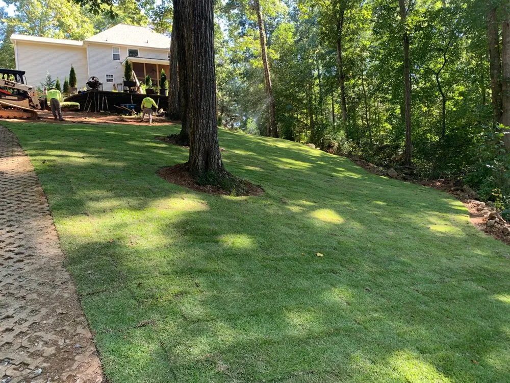 Top-rated garden landscaping for beautiful yards in Oakwood, GA by Leonel Lawn Care & Landscaping