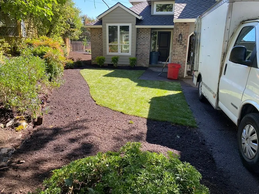 Custom lawn care service in Sherwood, OR by Leon's Landscape Maintenance