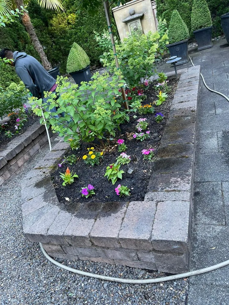 Professional outdoor landscaping for residential properties in Sherwood, OR by Leon's Landscape Maintenance