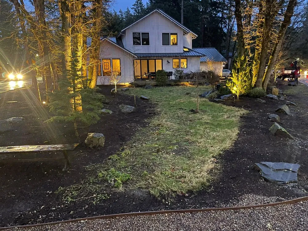 Professional lawn care service experts serving Sherwood, OR - Leon's Landscape Maintenance