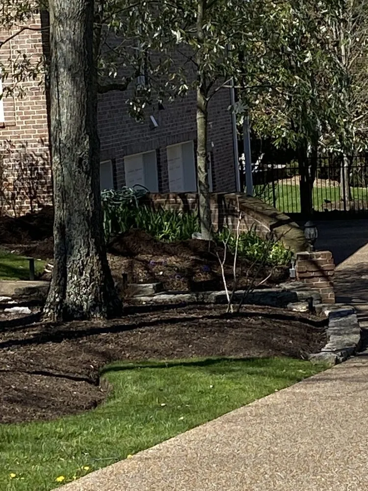 Custom garden landscaping in Nashville, TN by Leon's Landscaping and Tree Services