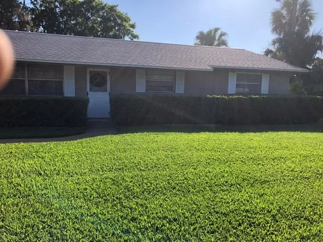 Reliable lawn care service experts serving Deltona, FL - Leon's Landscaping Services
