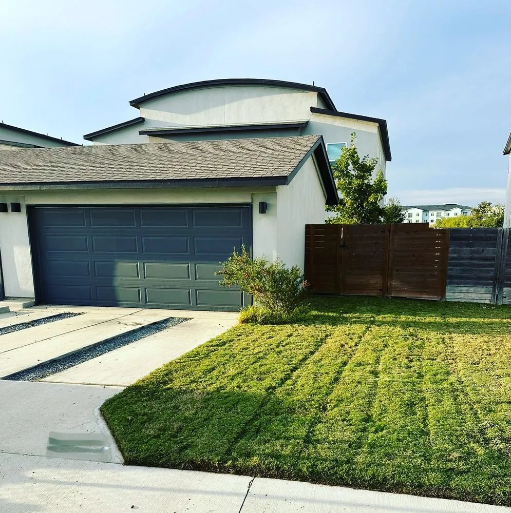 Professional yard cleanup service in Austin, TX by Leon’s Lawns