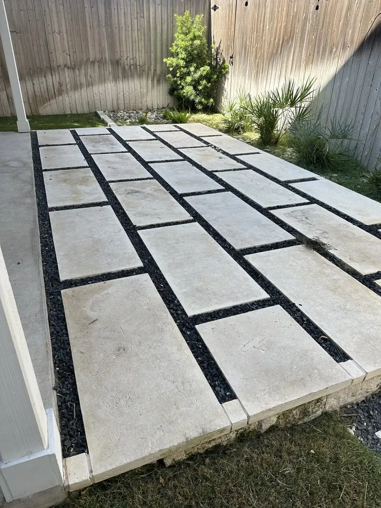 Professional yard maintenance in Austin, TX by Leon’s Lawns