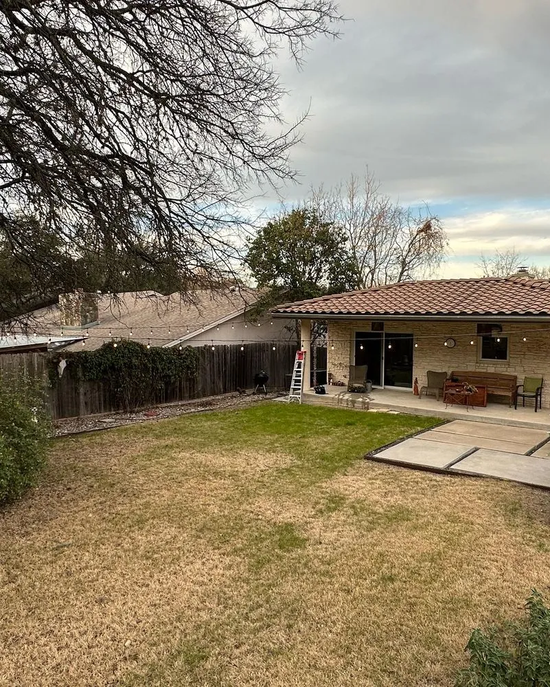 Expert lawn mowing service in Austin, TX by Leon’s Lawns