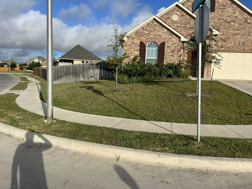 Reliable residential landscaping for year-round maintenance in Austin, TX by Leon’s Lawns