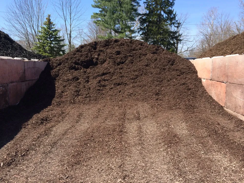 Affordable lawn mowing service for residential properties across North Royalton, OH - Leonti's Outdoor Supply