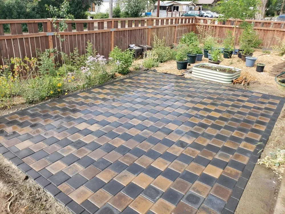 Affordable lawn mowing service for homes across Wenatchee, WA - Leo’s Central Paverscape