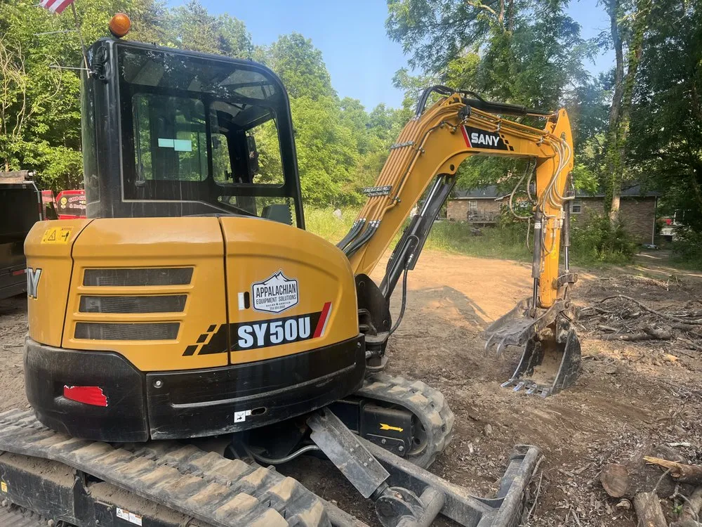 Professional yard maintenance for beautiful yards across Crossville, TN - LEOS