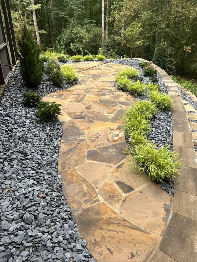 Local yard maintenance in Spring Hill, TN - Leo’s Landscape & More