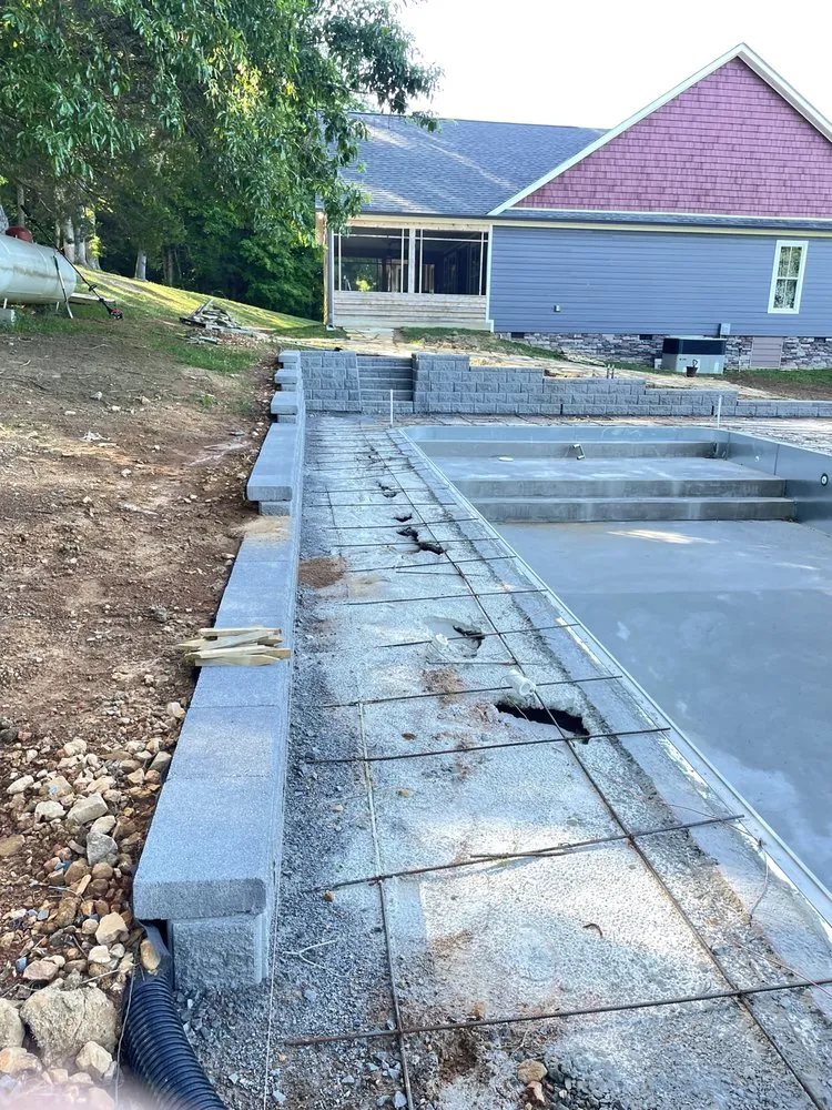 Reliable lawn care service experts serving Spring Hill, TN - Leo’s Landscape & More