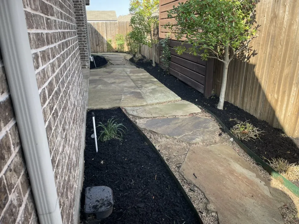 Custom lawn mowing service experts serving Bedford, TX - Leo’s Landscape & Tree Service