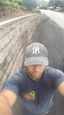 Leo's Landscaping & Construction Logo