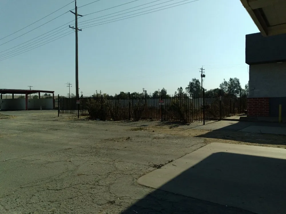 Local residential landscaping experts serving Merced, CA - Leos Landscaping & Stump Grinding Services