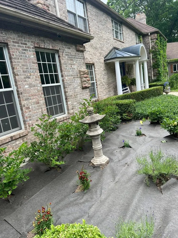 Top-rated residential landscaping in Woodstock, IL by Leo's Landscaping & Tree Service