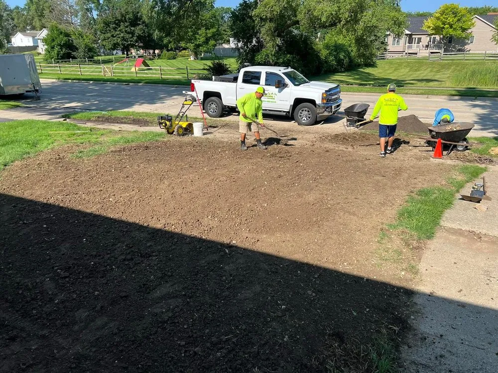Top-rated landscape installation for homes in Woodstock, IL by Leo's Landscaping & Tree Service