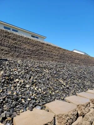 Leo's Landscaping Logo