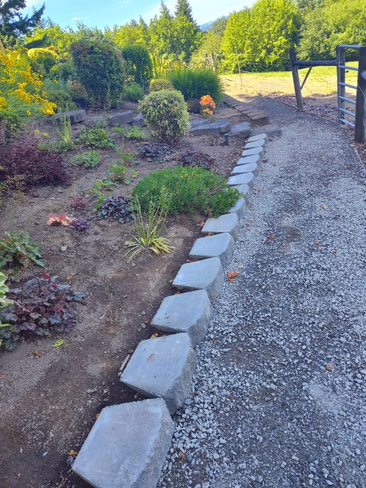 Top-rated yard cleanup service experts serving Vancouver, WA - Leo's Landscaping