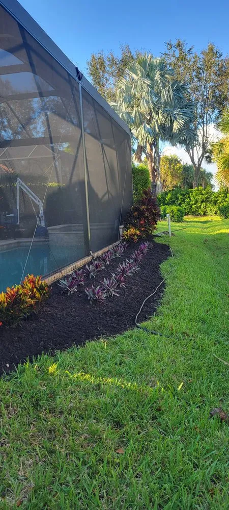 Local outdoor landscaping experts serving Naples, FL - Leo's Lawn Service Maintenance