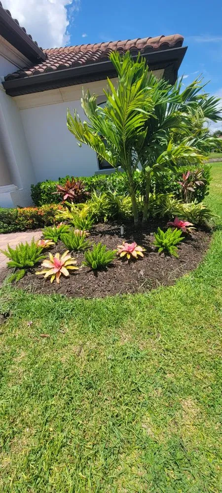 Top-rated lawn mowing service for residential properties in Naples, FL by Leo's Lawn Service Maintenance