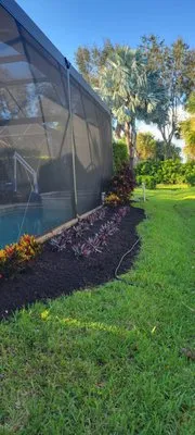 Leo's Lawn Service Maintenance Logo