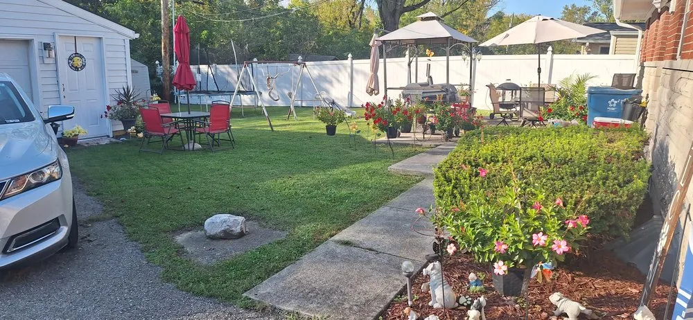 Top-rated yard cleanup service in Indianapolis, IN - Leo's Lawncare and Maintenance