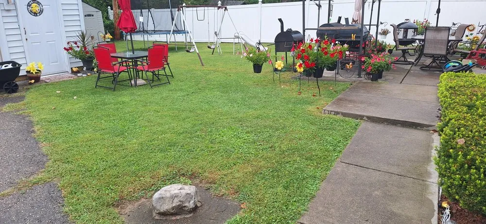 Affordable garden landscaping in Indianapolis, IN by Leo's Lawncare and Maintenance