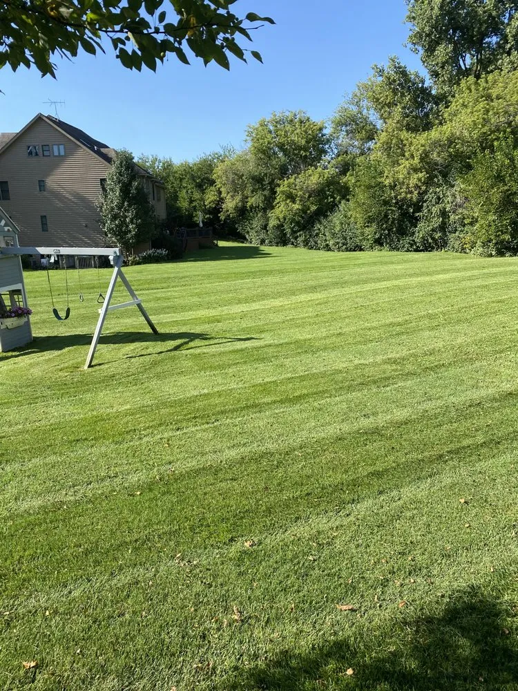 Top-rated garden landscaping experts serving Wheaton, IL - Leo’s MO Landscaping