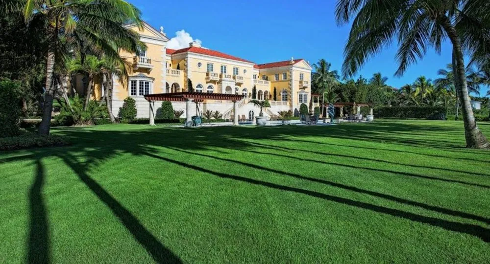 Reliable yard cleanup service near you across Naples, FL - Leo's Sod