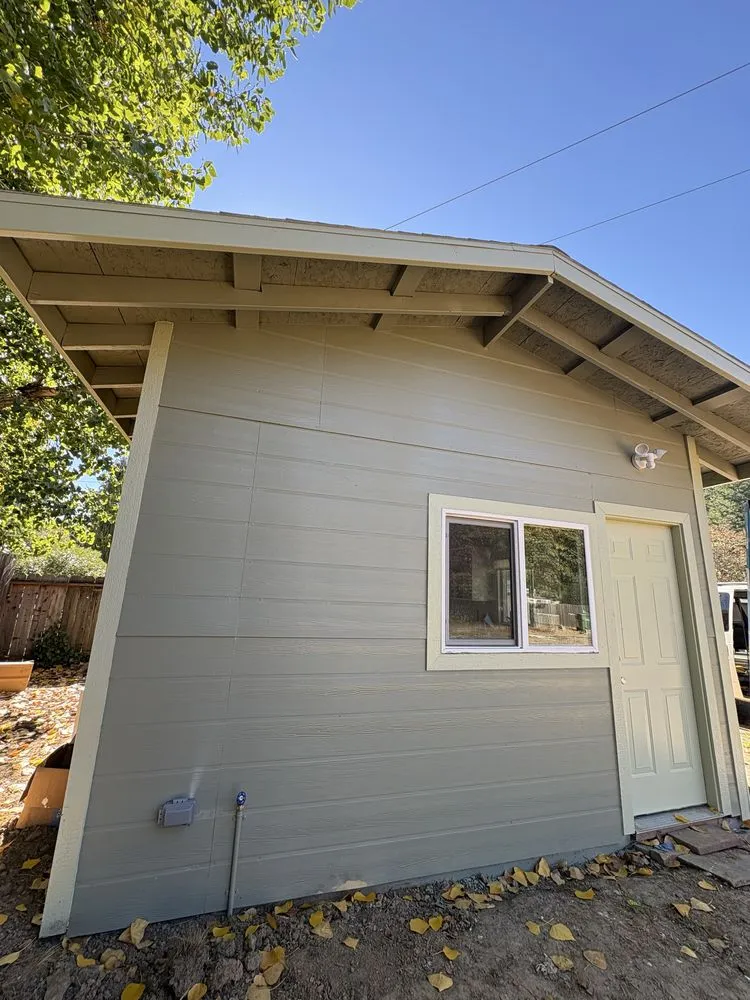 Custom garden landscaping in Redwood City, CA by Lepi Construction