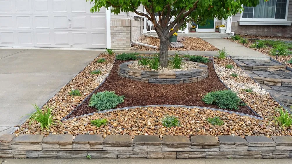 Trusted lawn mowing service in Littleton, CO - Le's Landscaping