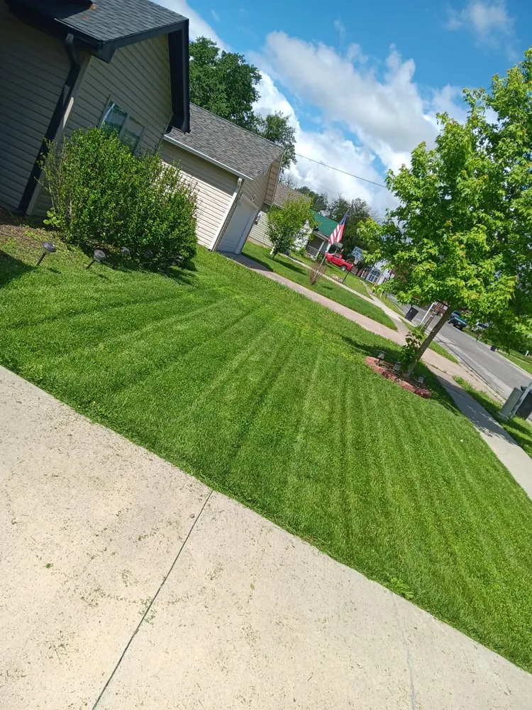 Professional lawn care service in Mexico, MO by Lesieur's lawn care