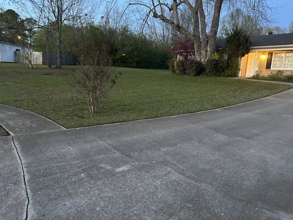 Expert yard maintenance in Huntsville, AL by Leslie & Son Lawn Care