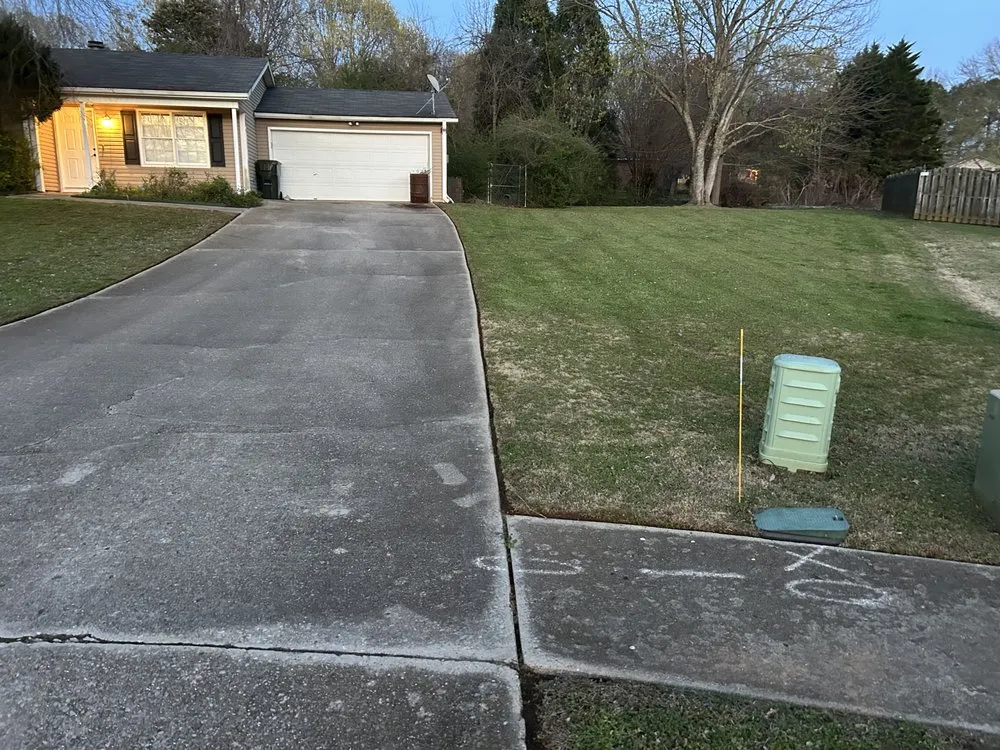 Top-rated yard cleanup service for homes across Huntsville, AL - Leslie & Son Lawn Care