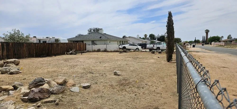 Local yard cleanup service experts serving Apple Valley, CA - Lesters Light hauling