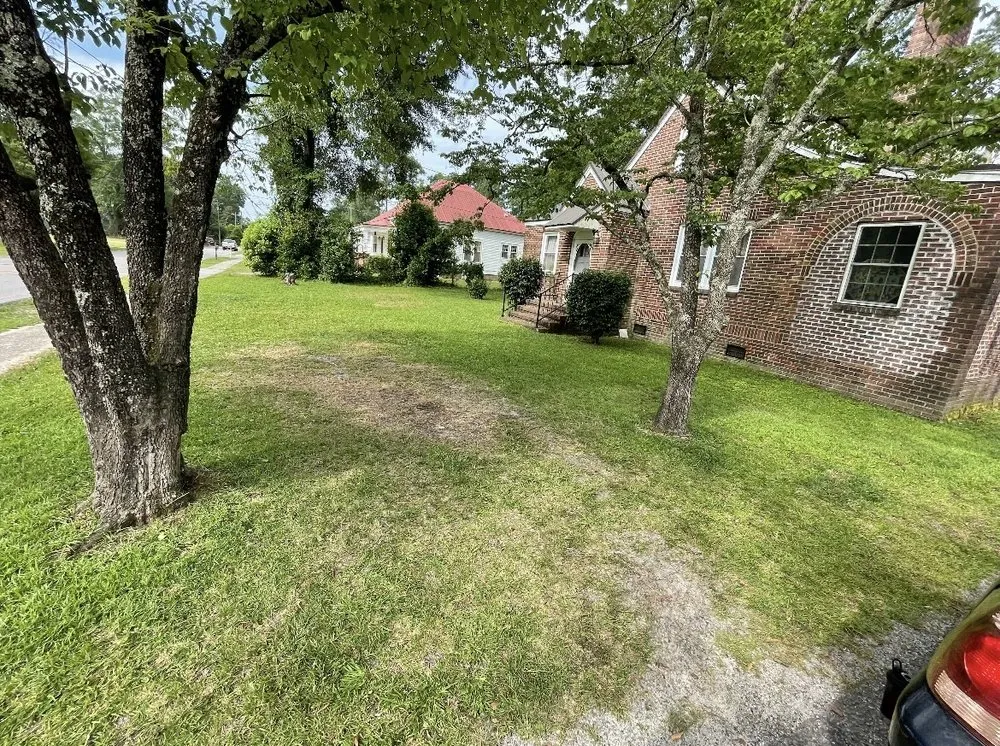 Affordable residential landscaping experts serving Bamberg, SC - Let Cade Do It