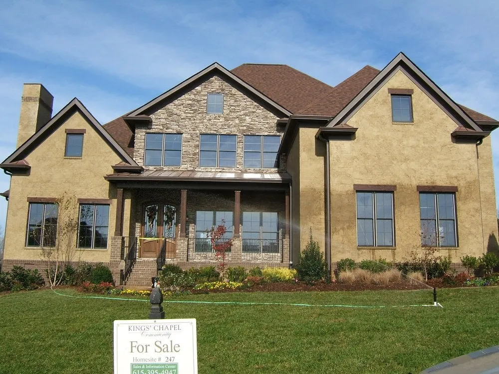 Custom outdoor landscaping in Franklin, TN - Let It Grow