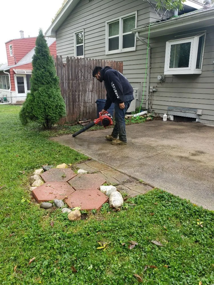 Trusted yard cleanup service for beautiful yards in Omaha, NE by Let it Grow