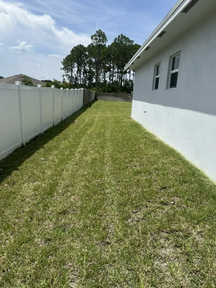 Top-rated yard maintenance for year-round maintenance across Fort Pierce, FL - Let’s Grow Law Service