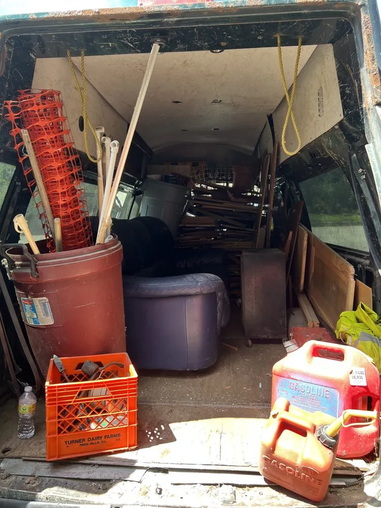 Top-rated yard cleanup service experts serving Pittsburgh, PA - Let’s Make it Right