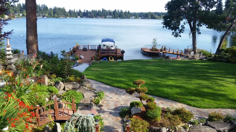 Affordable yard maintenance experts serving Lakewood, WA - Levan Landscaping