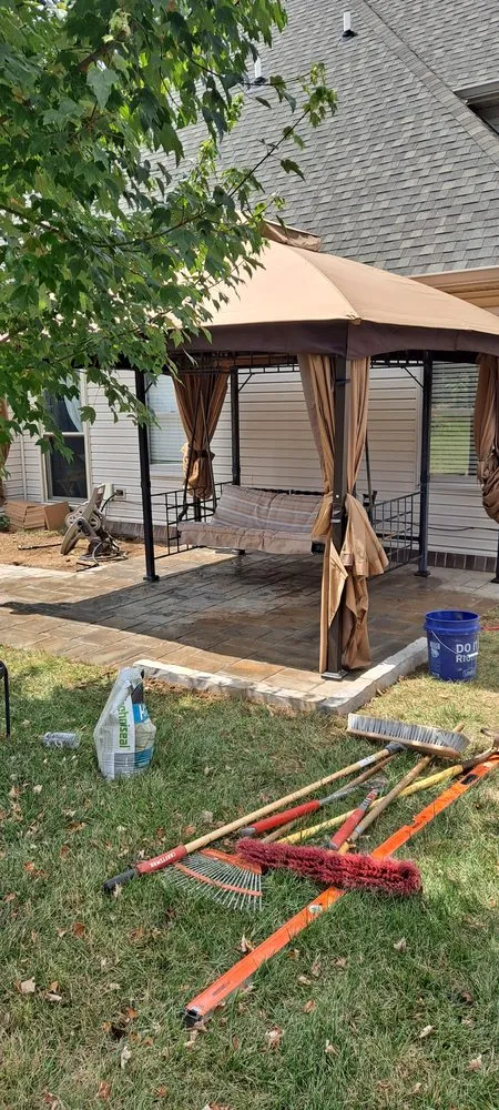 Local outdoor landscaping experts serving Nicholasville, KY - Level Headed Hardscape and Landscape Designs