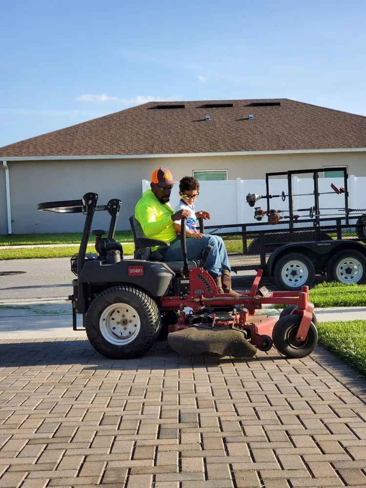 Professional outdoor landscaping near you across Kissimmee, FL - Levi L