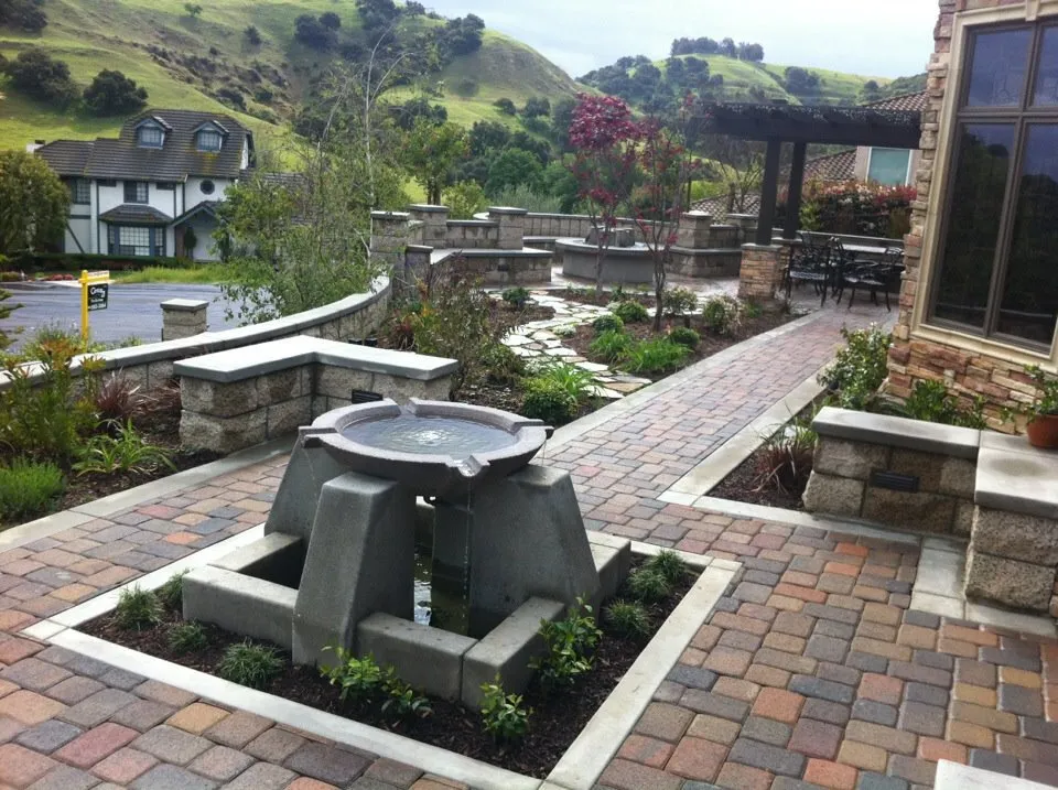 Affordable lawn care service experts serving Riverside, CA - Levi's Landscaping